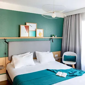 4* מלון דירות Adagio Centre